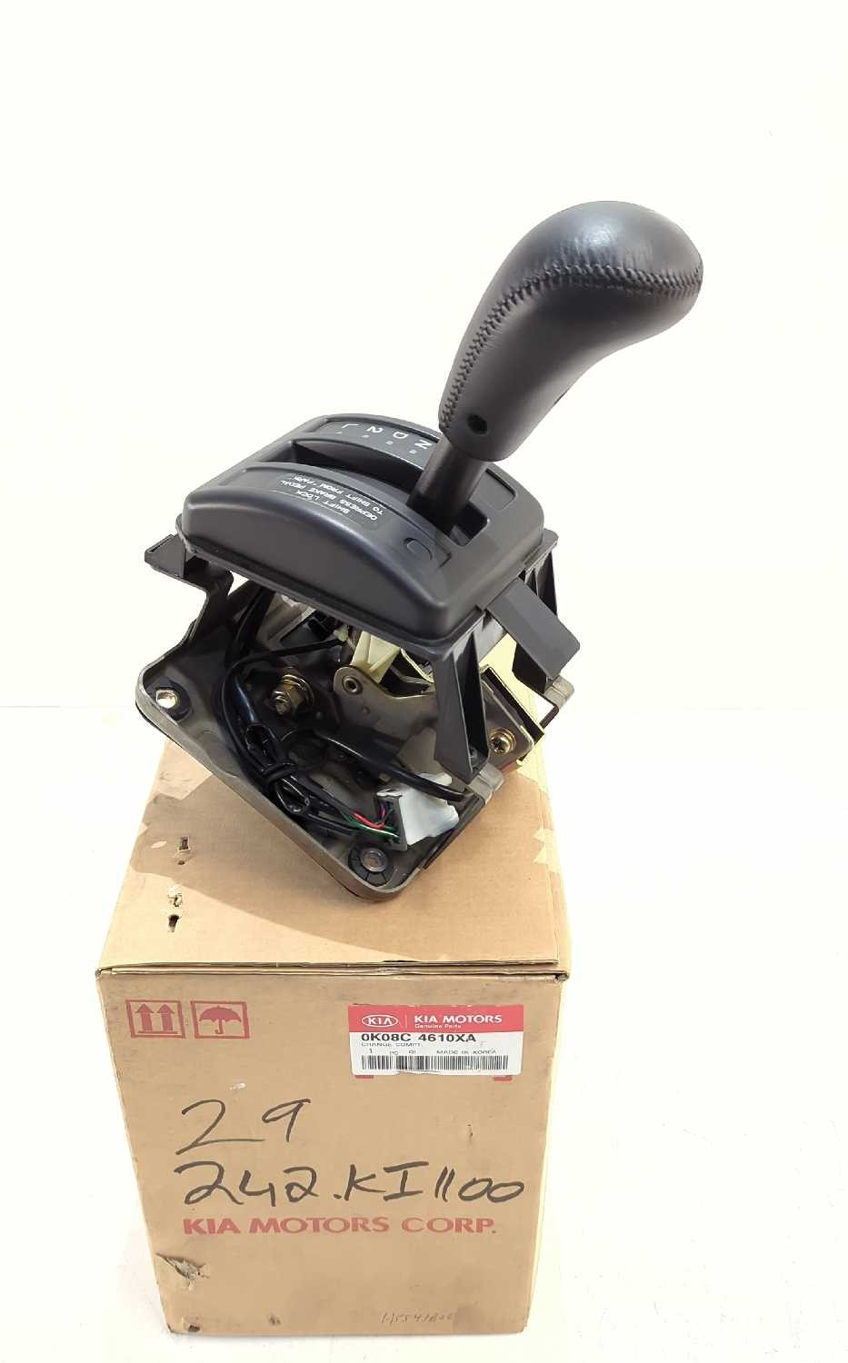 New OEM genuine Kia Floor Shifter Black Leather 1997-2002 Sportage 0K08C4610XA