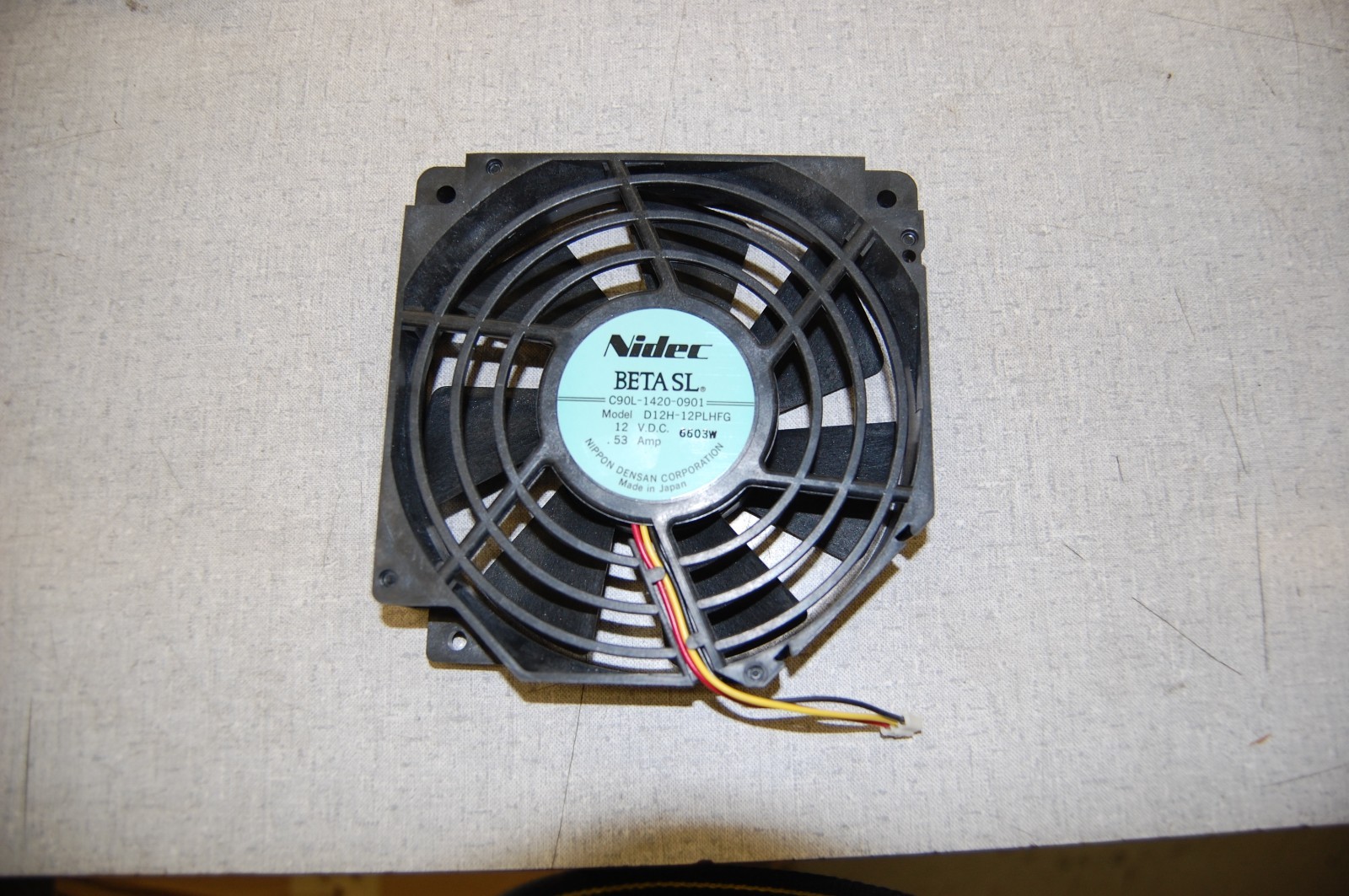 Nidec Beta SL D12H-12PLHFG C90L-1420-0901 12VDC 0.53A Fan