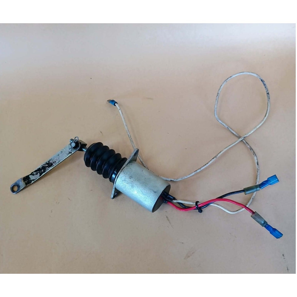 John Deere 7775/series 220 Fuel Solenoid Used AM124377 (S0168)