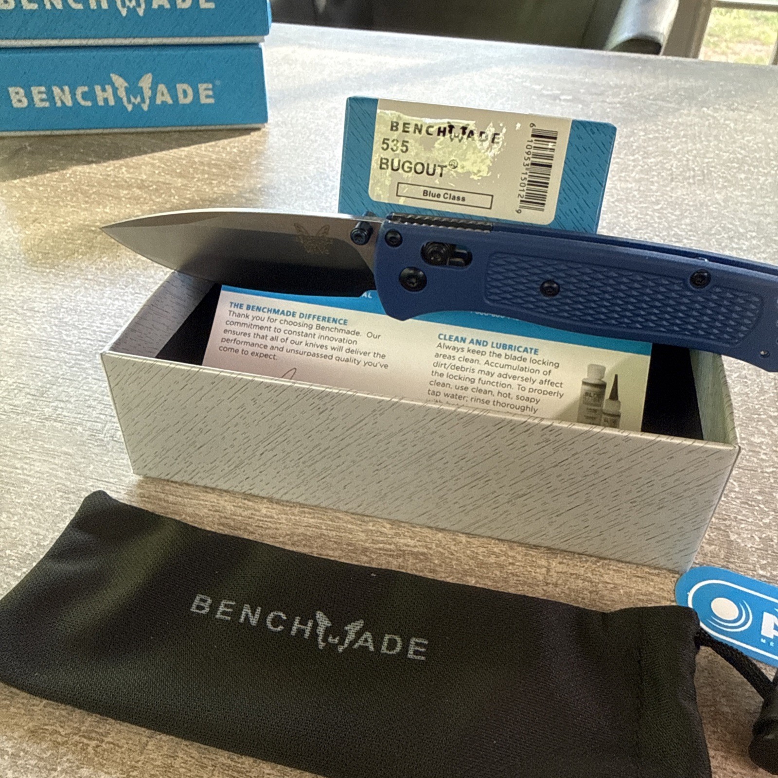 Bugout* 535 Blue S30V AXIS Lock  EDC Stainless Blade Authniticity unverified
