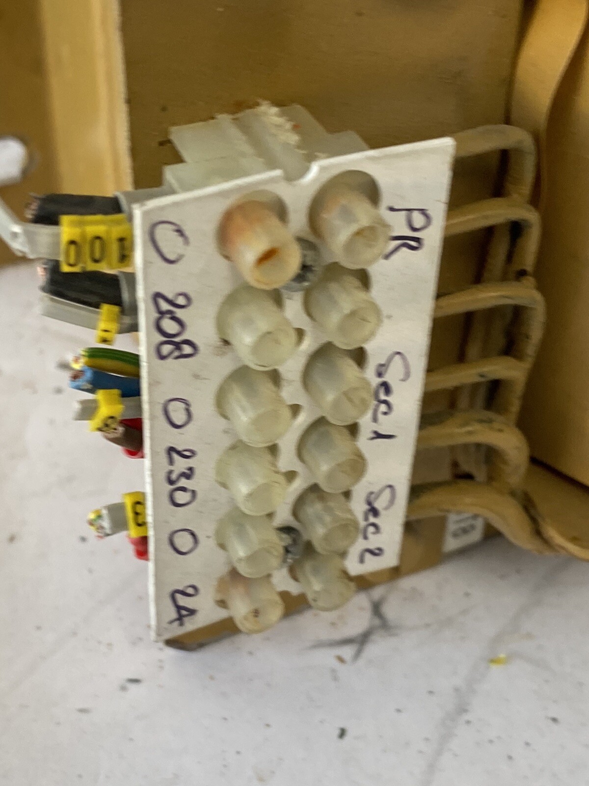 Trafa Transformer 201974. 880VA 208 V Primary