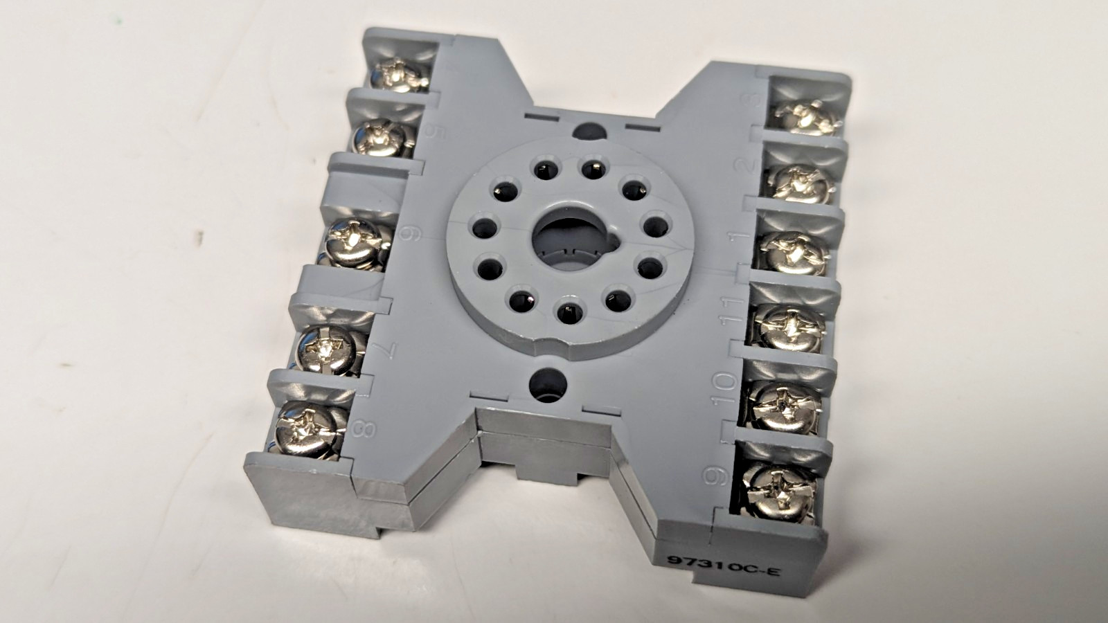 New Furnas 11-Pin DIN-Rail Relay Socket Base, 9730C-E
