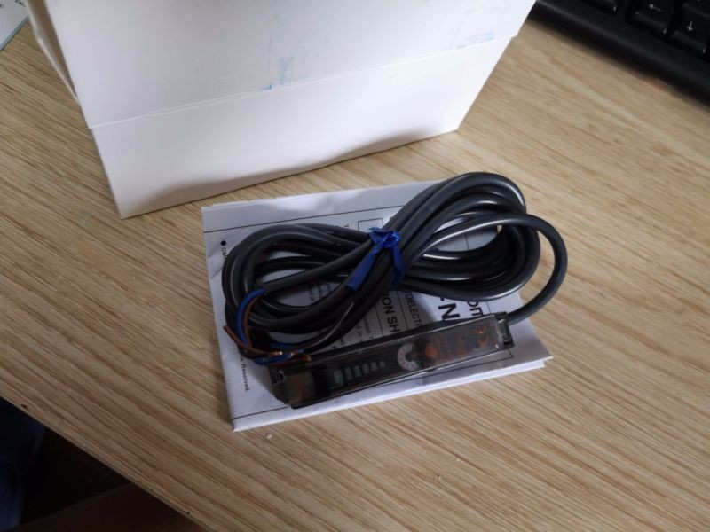New In Box Omron Photoelectric Sensor Switch E3X-NA41 E3XNA41 *TT