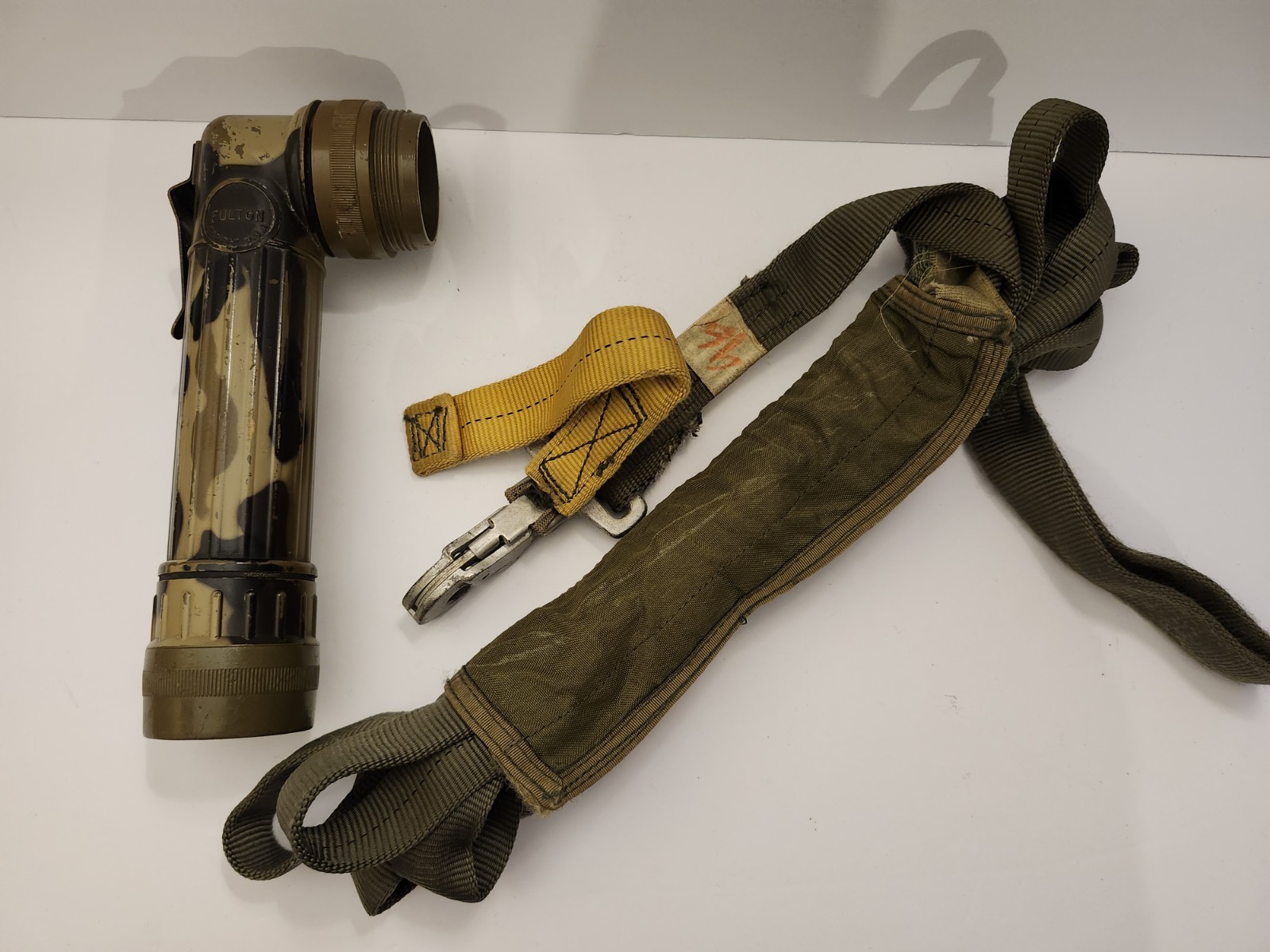 Vintage US Military Surplus Lot MX-991/U Fulton Flashlight & MS22017-1 Safety...