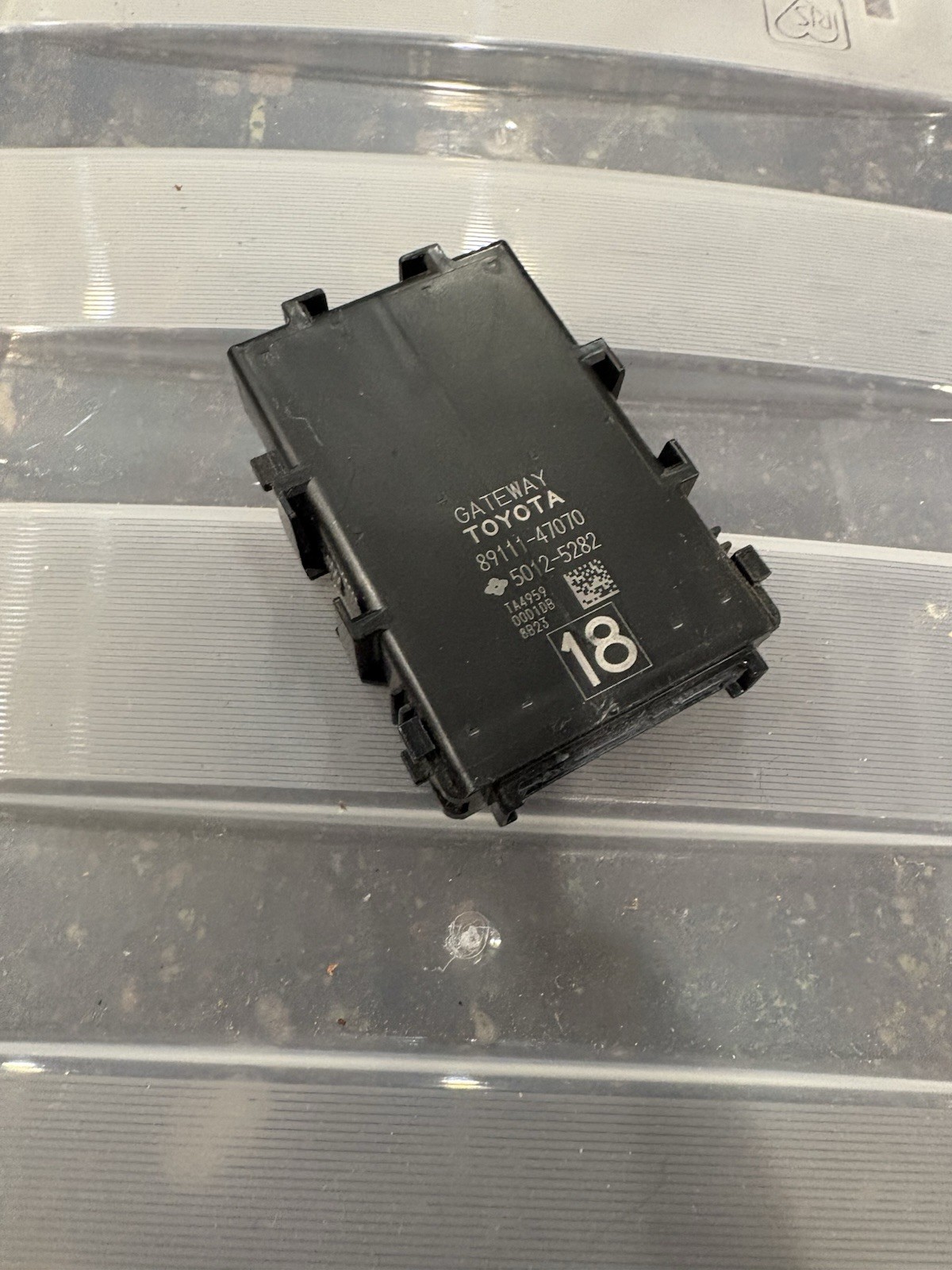 2017 - 2018 Toyota Prius Network Gateway Control Module 89111-47070 OEM