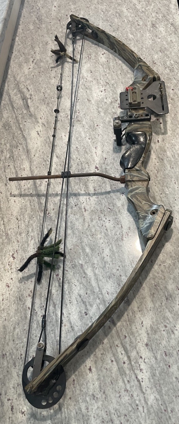 Alpine Archery Rebel Compound Bow Mossy Oak Camo Pattern W/ Sight And Rest