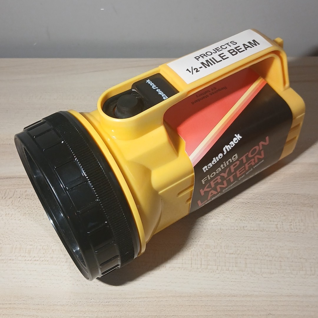 Radio Shack Yellow Bright Floating Lantern Krypton Bulb 6V Flashlight 80s Horror