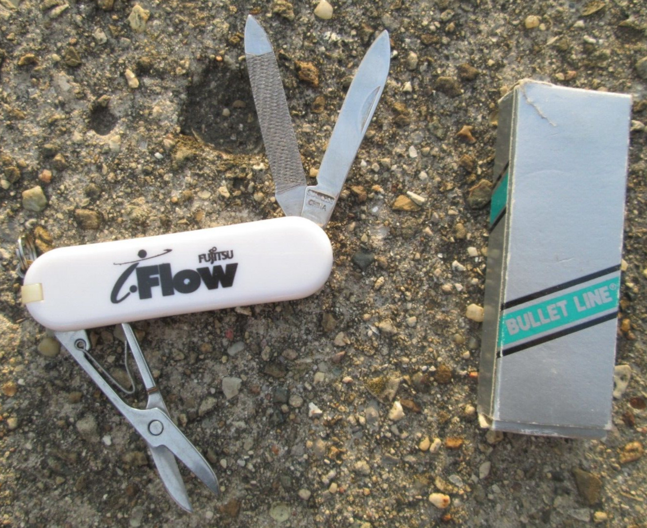 Bullet Line Small Multi Tool Pocket Knife with Fujitsu Flow Advertising NIP NEW
