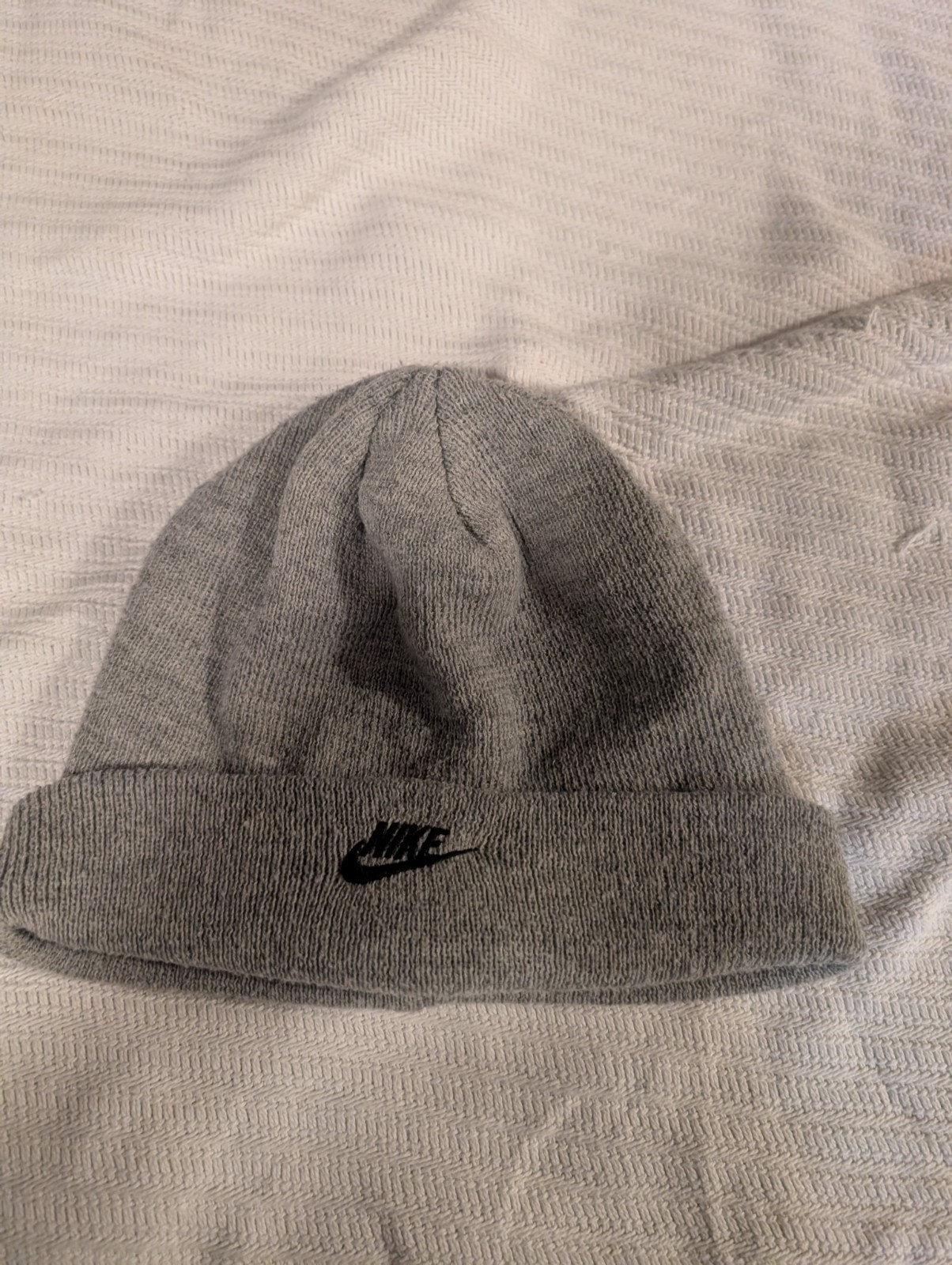 Nike Boys Youth Gray Knit Beanie Winter Hat 100% Acrylic Logo Sports