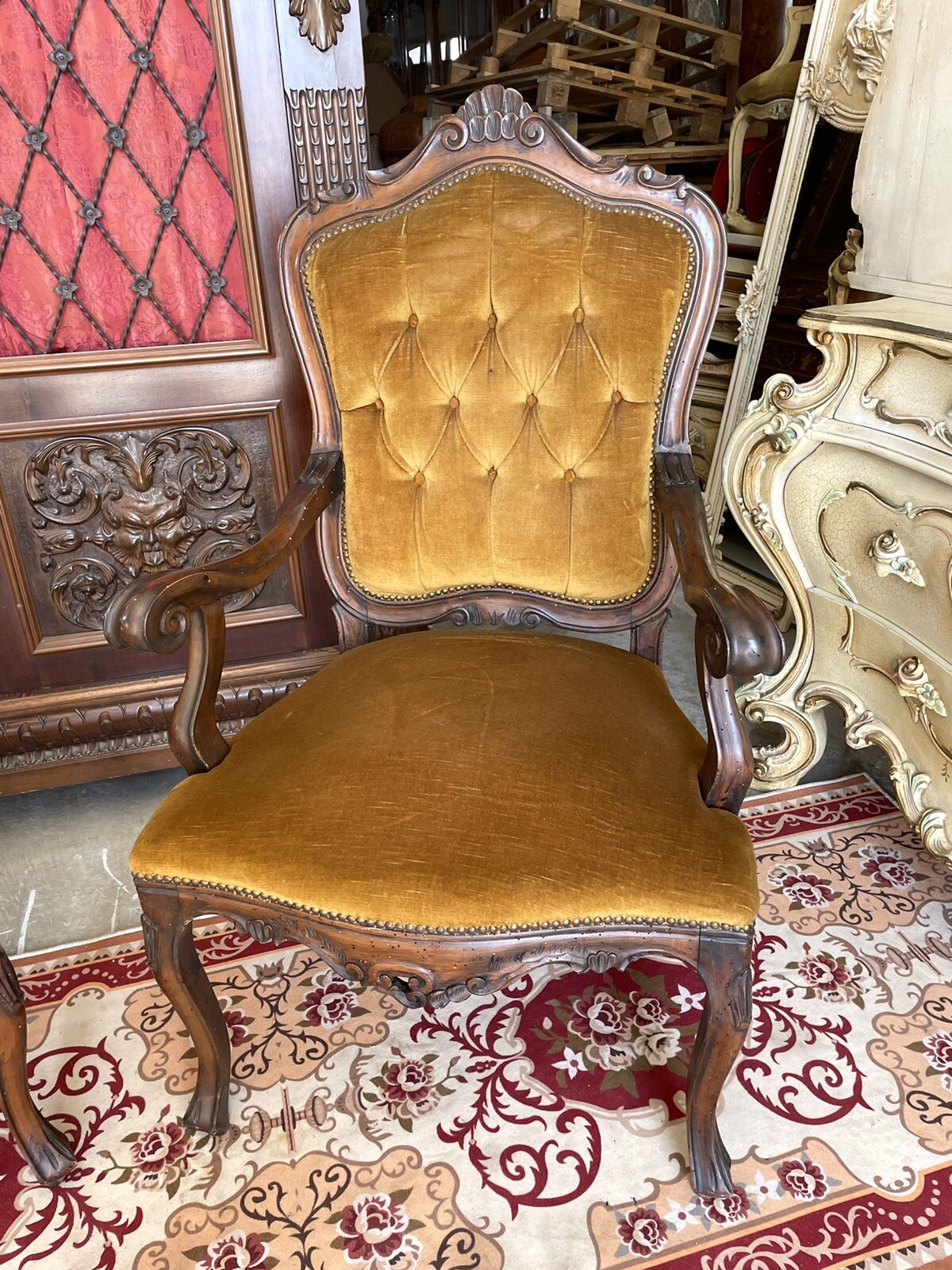 PAIR OF LUIGI FILIPPO ARMCHAIRS IN WALNUT WOOD AND VELVET '900