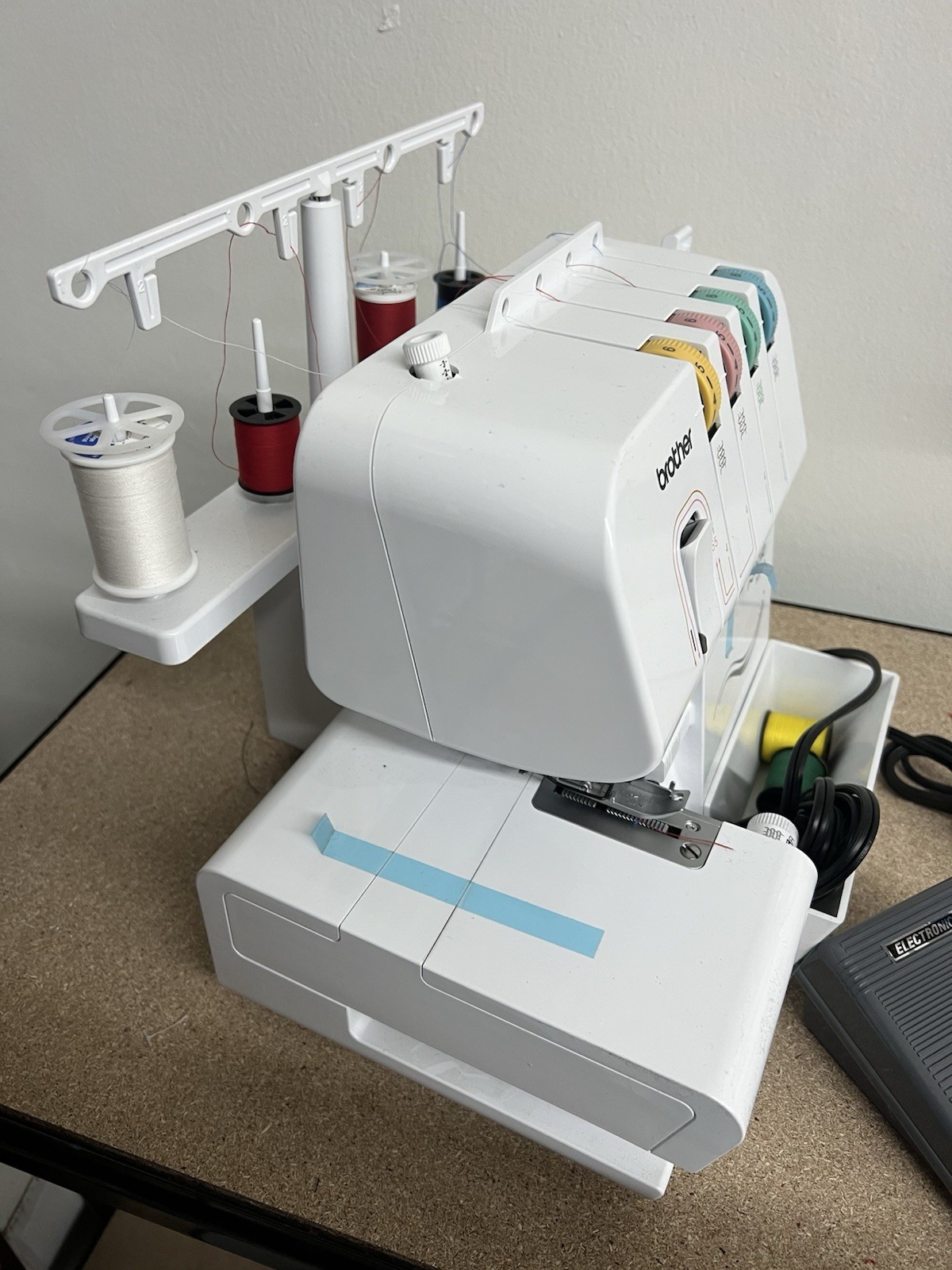 Brother 1034D Serger - GREAT CONDITION - ORIGINAL BOX