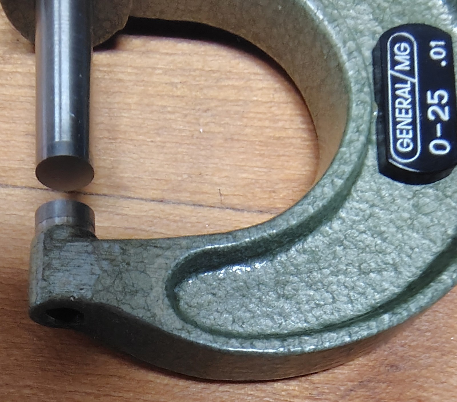 🗽 GENERAL 0-25 .01 METRIC MICROMETER EXCELLENT CONDITION