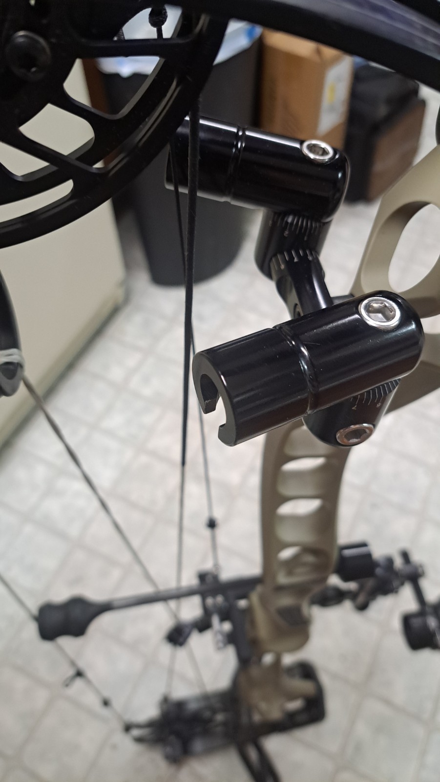 Prime Black 9 series Compound Bow Extras Nice!