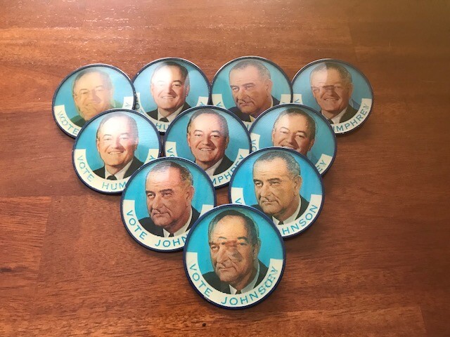 10----LBJ Johnson  Humphrey Vari-Vue flasher 1964 campaign pin button political