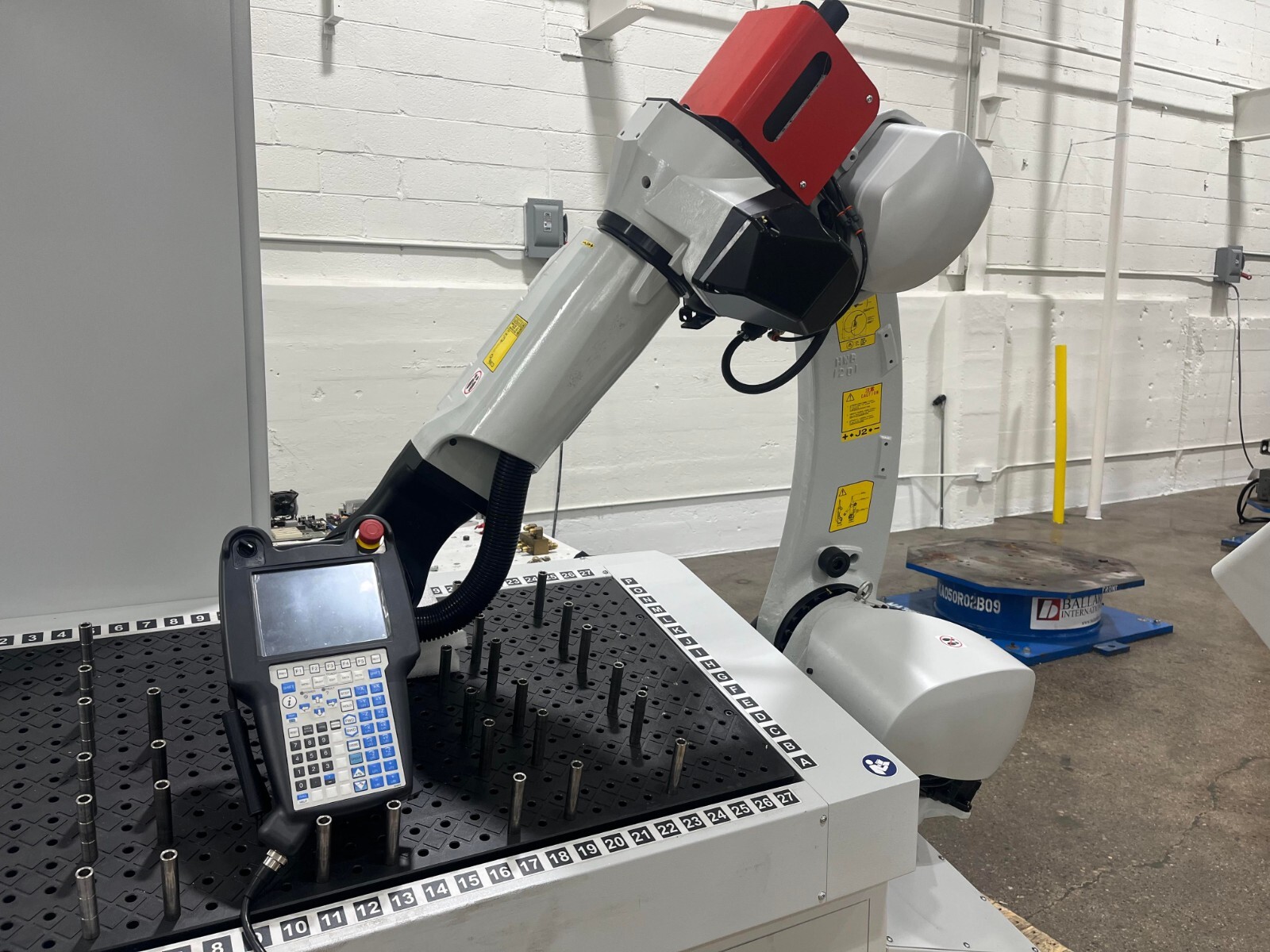 Fanuc M20iD/25 Robot w/ R30iB Mate Plus - Machine Tending Setup - E153120