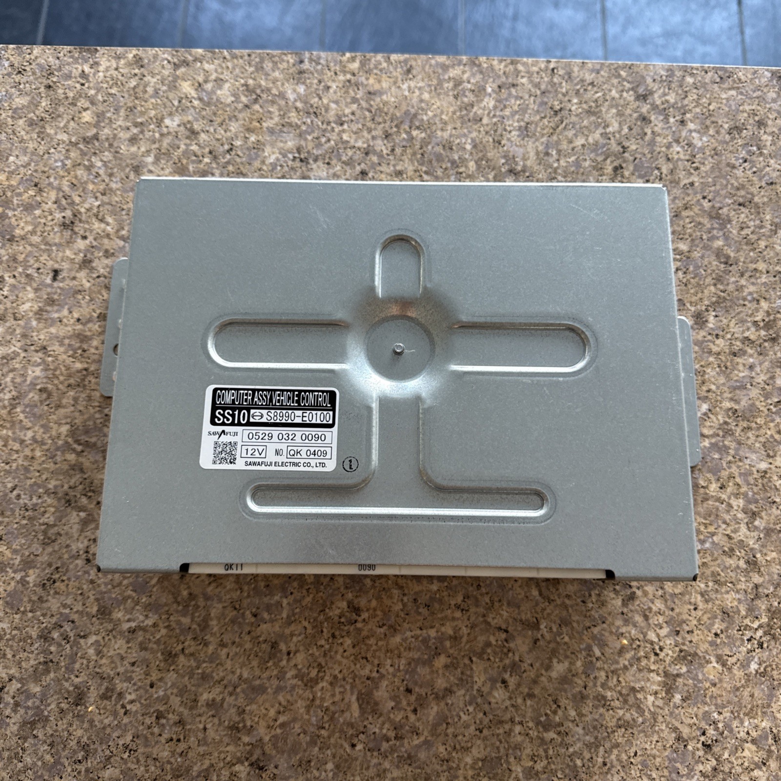 S8990-E0100 HINO CAB CONTROL UNIT MODULE