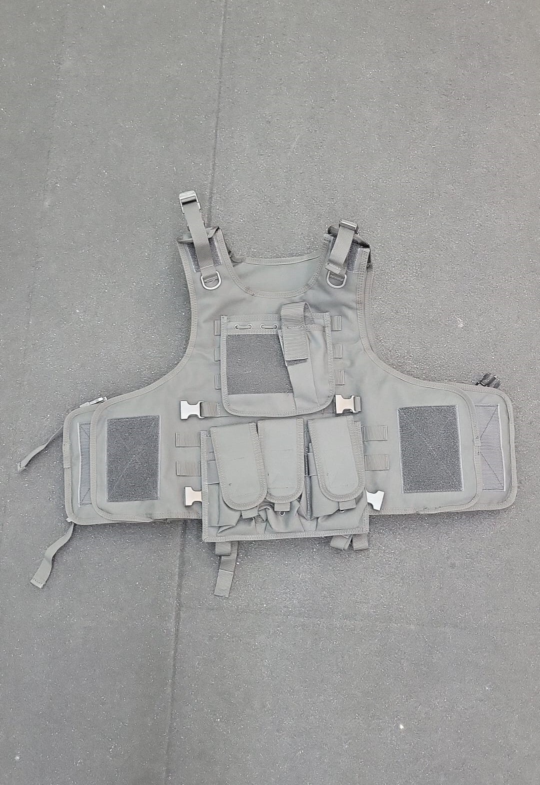 *Tactical Airsoft Vest