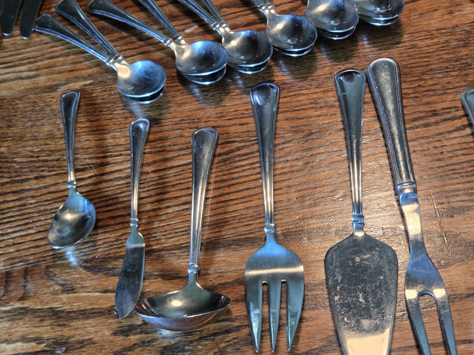 71 Pcs Reed & Barton MENDON Select 18/10 Stainless Flatware W/ Large Serving Pcs