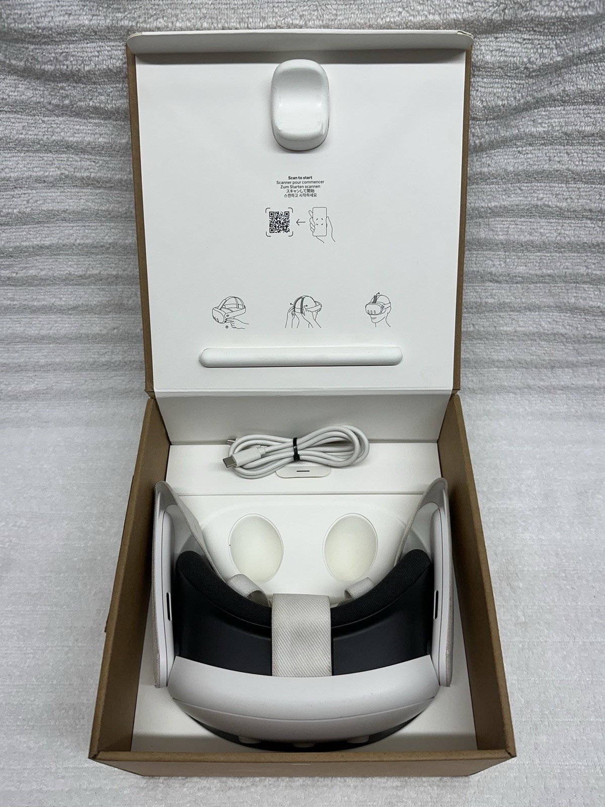 Meta Quest 3 (512GB) VR HEADSET Batman Arkham **Headest Only**