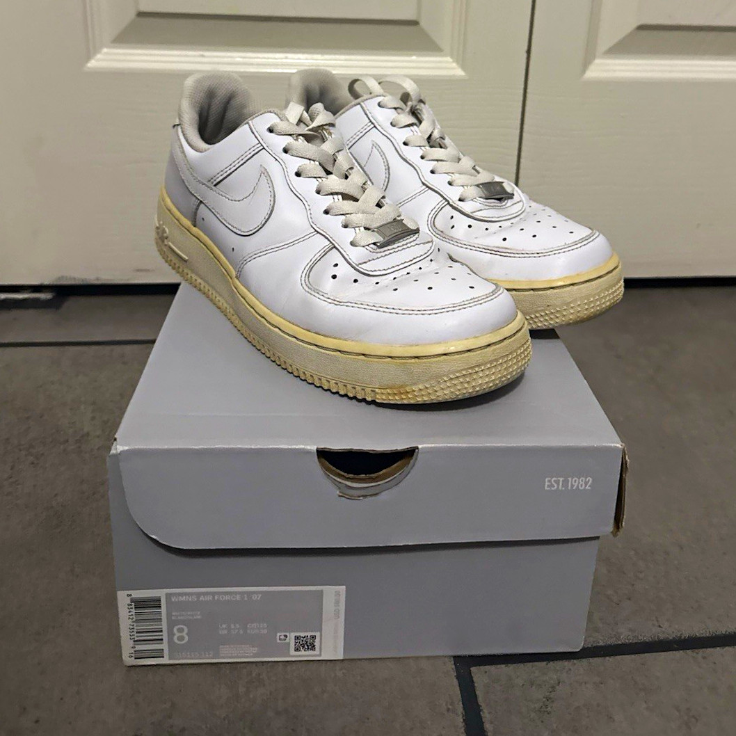 Nike Air Force 1 '07 Men’s White Low Top Lace Up Athletic Sneakers