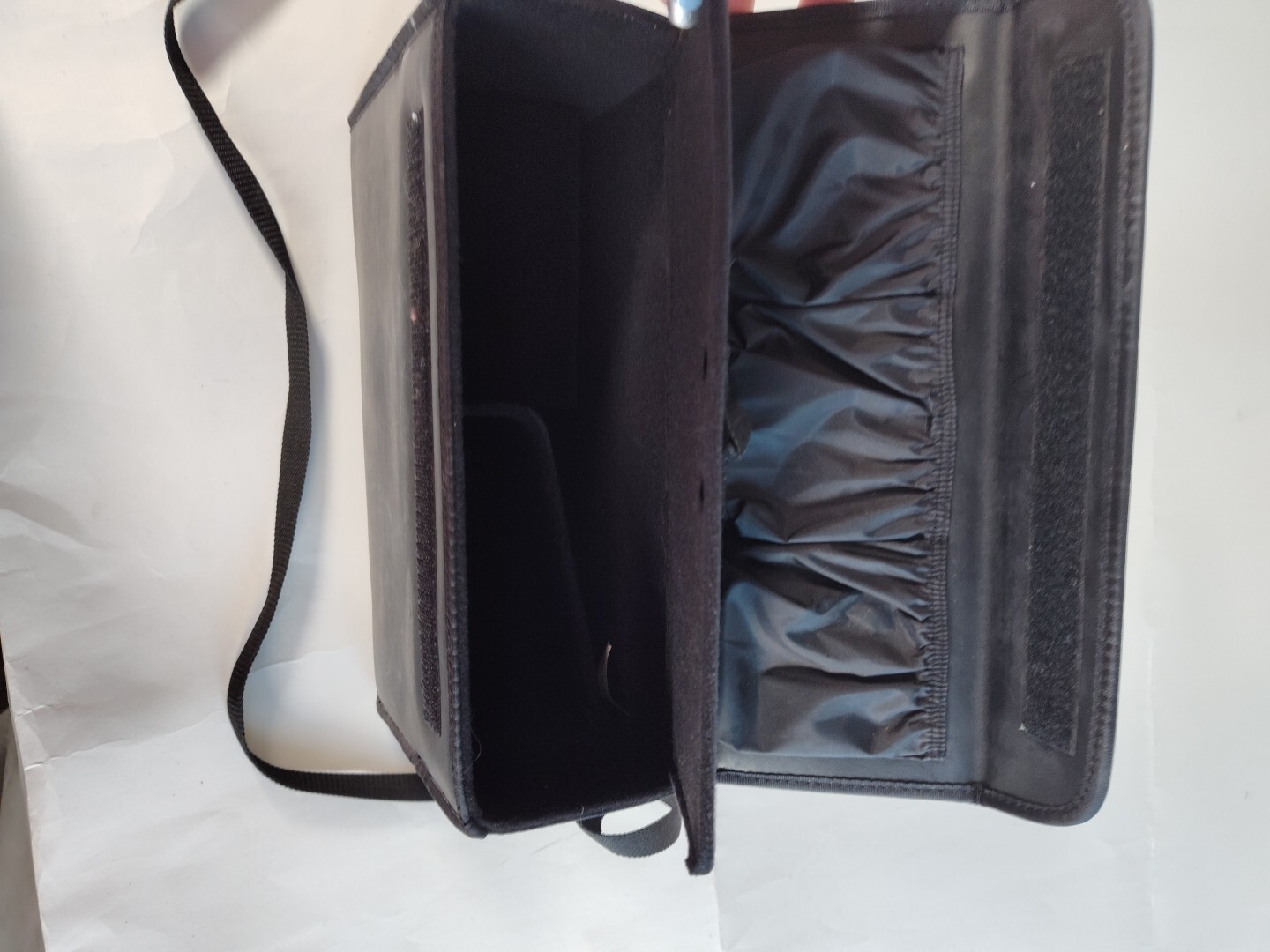 Nikon Ss-29 Black Camera Case Shoulder Strap Preowned Condition.