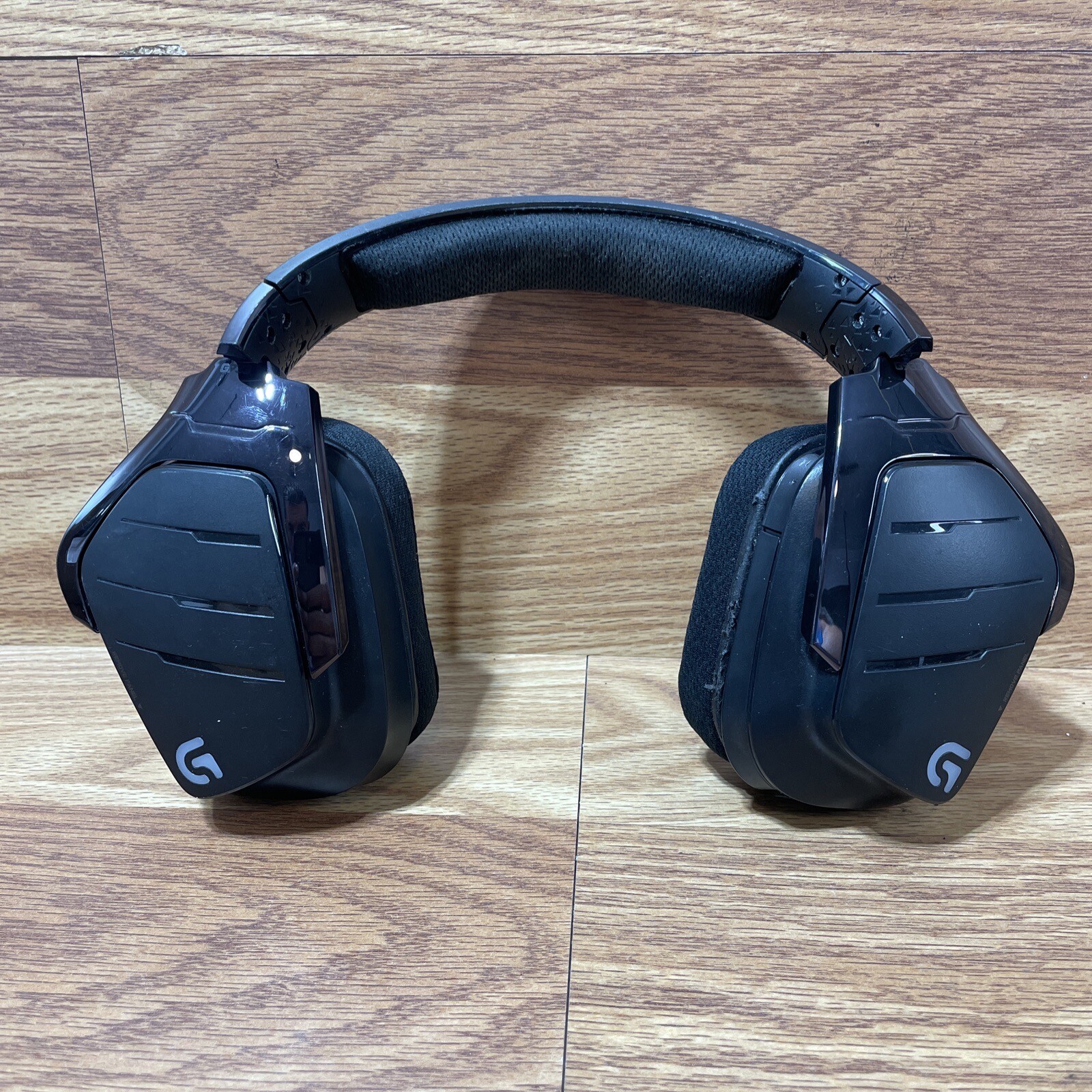 Logitech G933 Artemis Spectrum RGB 7.1 Surround Sound Gaming Headset - Black