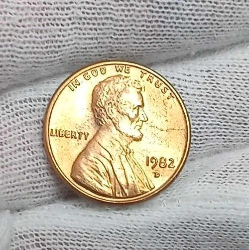 1982 D Lincoln Memorial Cent LARGE DATE Copper UNC Free Shipping
