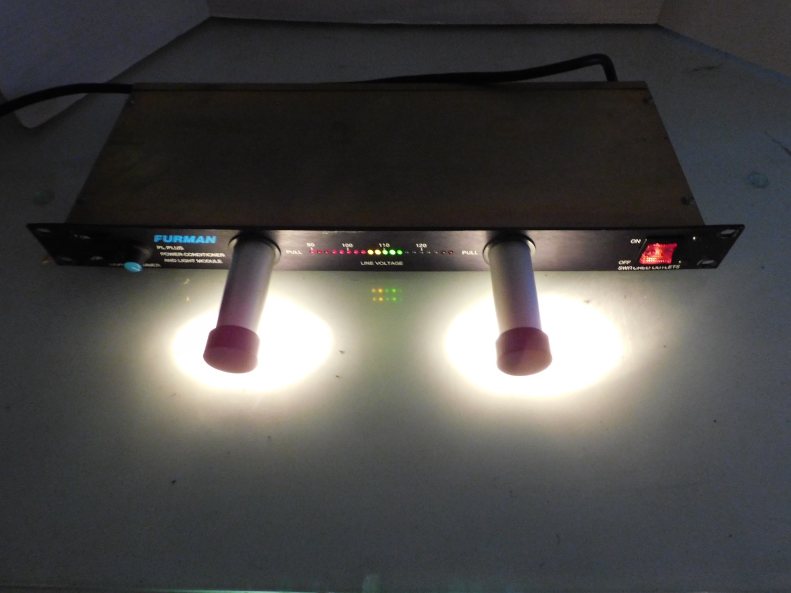 Furman PL-Plus Series Power Conditioner & Light Module Excellent Condition