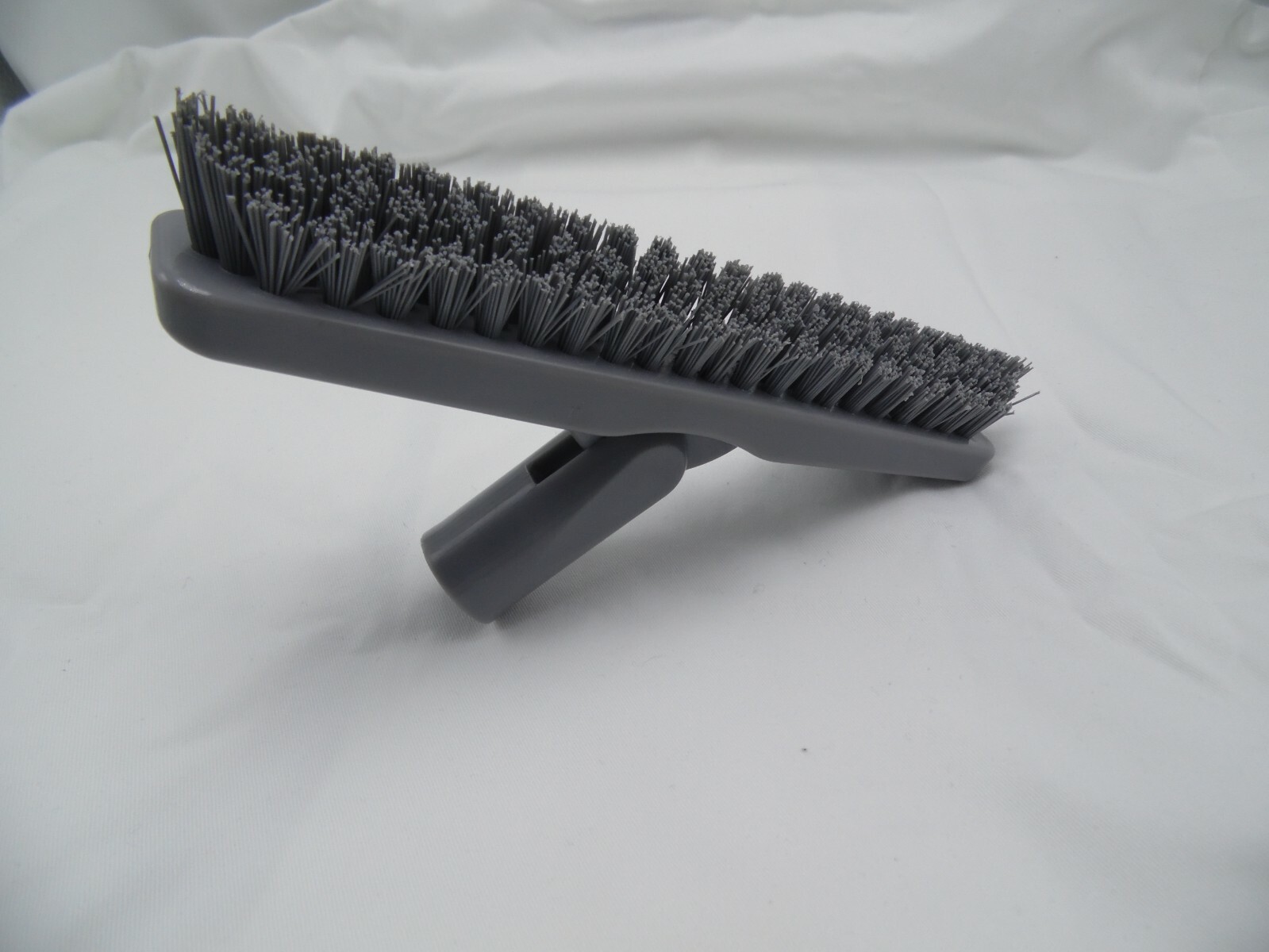 BRUSH COMMERCIAL TILE & GROUT 9" STIFF V SHAPE GRAY