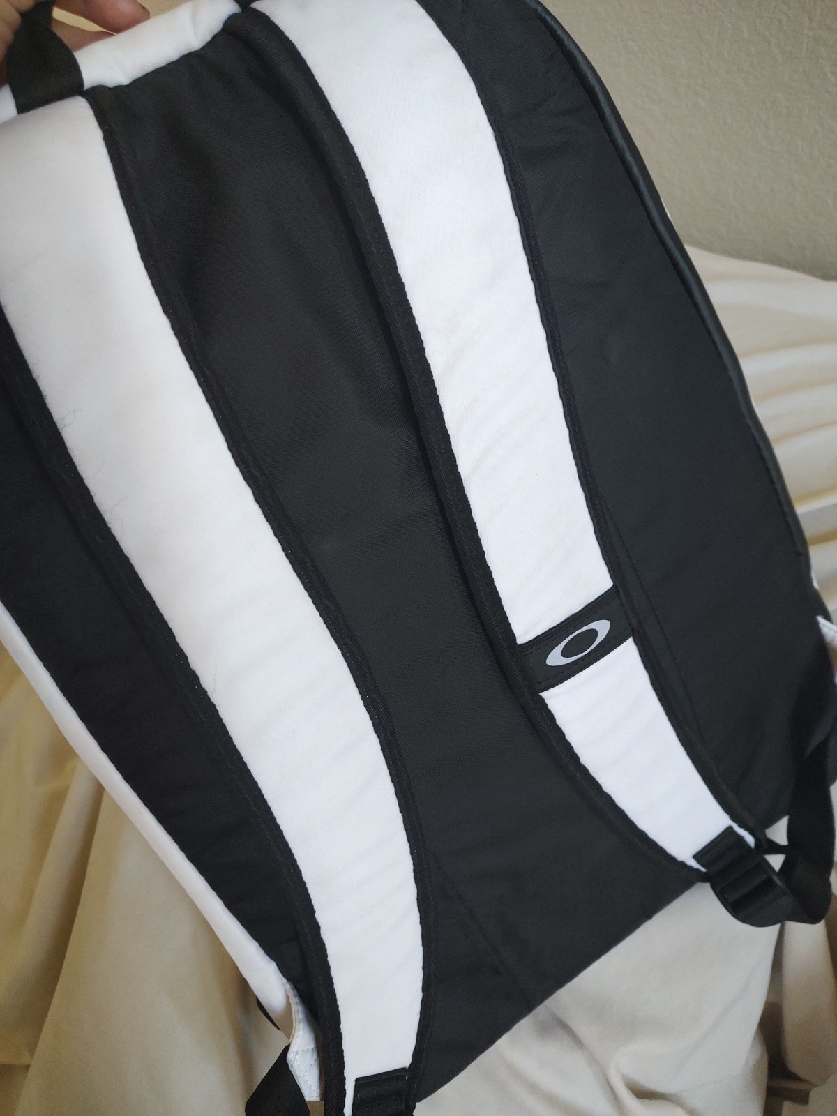 OAKLEY WHITE/ BLACK NYLON LARGE BACKPACK