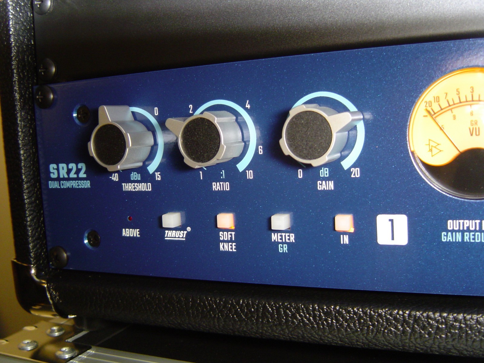 API SR22 Stereo Compressor (2 Channels) Automated Processes Inc. NICE TESTED