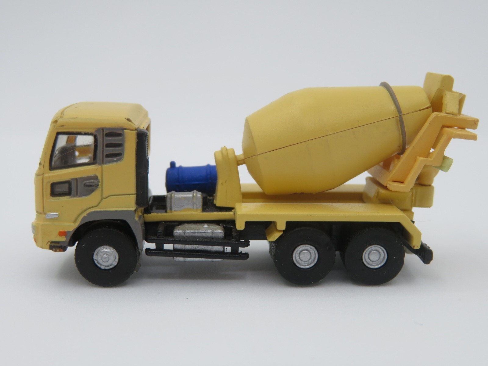 N scale 1:150 Vehicle Cement Truck NEW