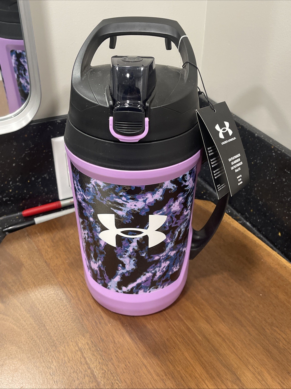 UA Playmaker Insulated Hydration Jug Water Bottle Lockable 64oz Half Gallon New