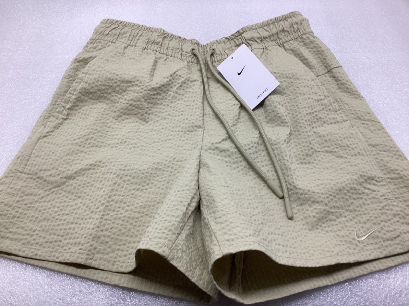 New NIKE Men's Dri-FIT 5" Unlined Running Yoga Versatile Shorts L MSRP $70 NICE!