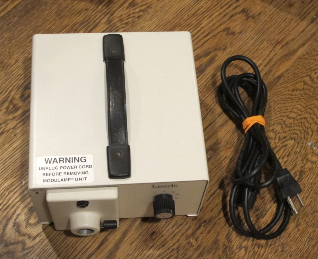 Leeds Schott Fostec 20500./14 Microscope Fiber Optic Light Source 150W EKE 18mm