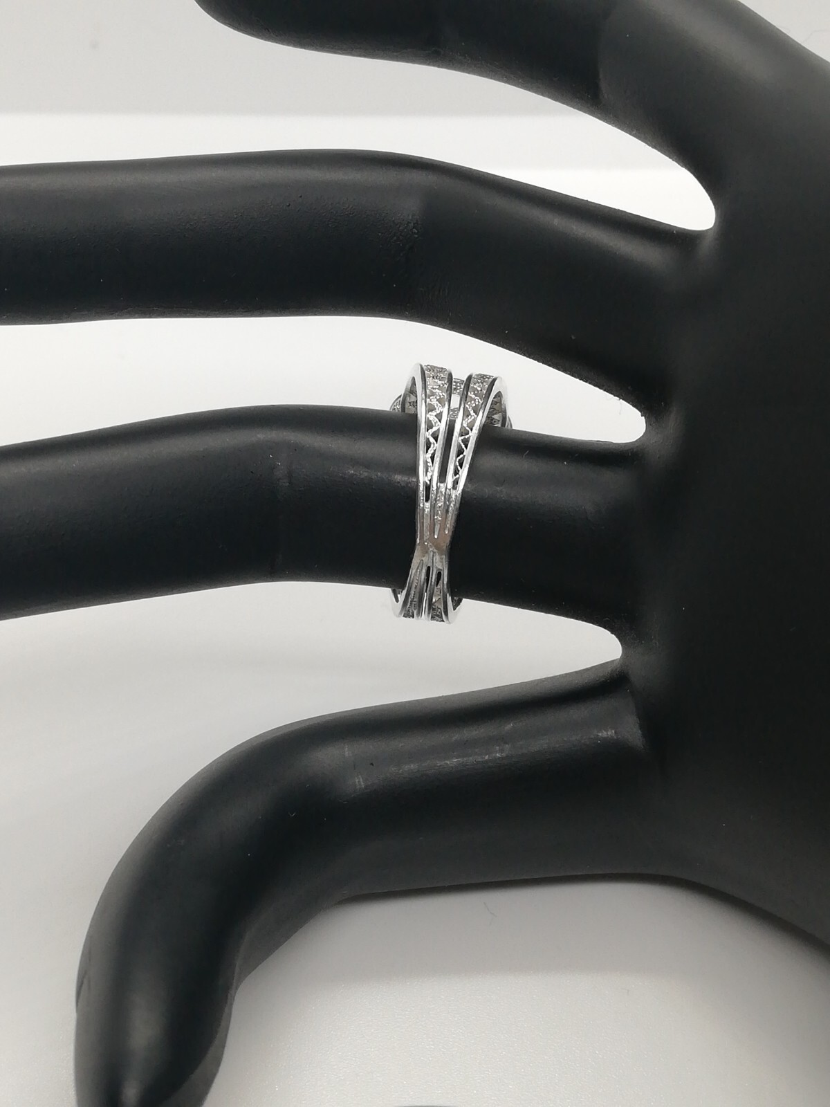. 970 Solid Silver Women's Ring Size 7 Filigree New.
