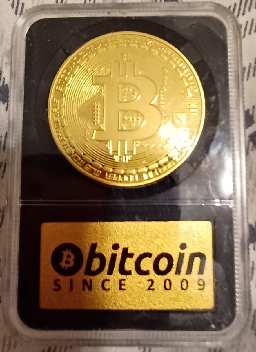 BITCOIN- Limited Edition Display Case / CryptocurrencyPLUS $Free$ Crypto Coin