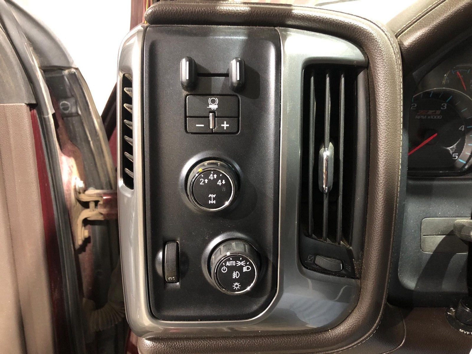 2016 Chevrolet Silverado 2500HD Trailer Brake Controller