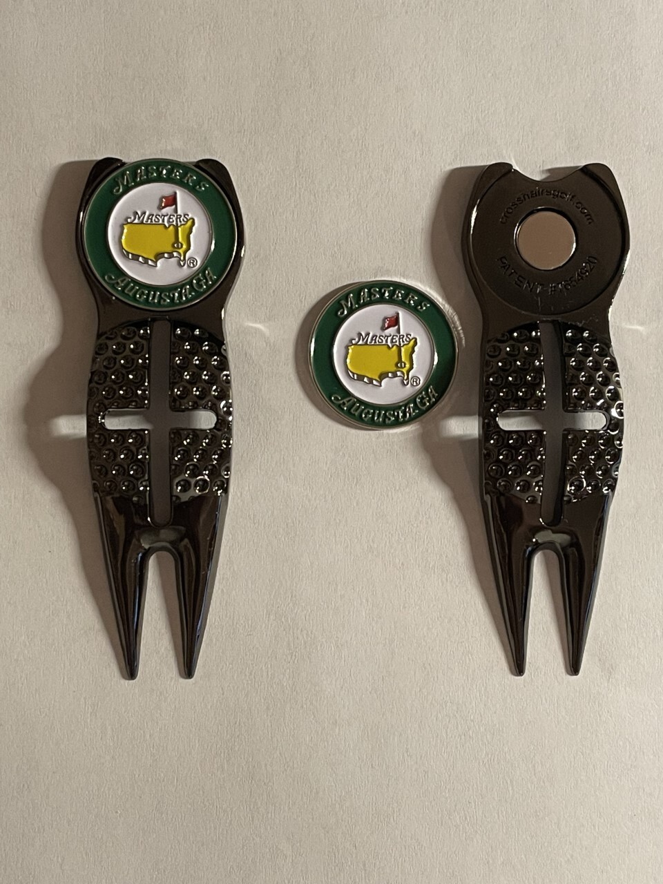 Undated Masters Tournament Crosshairs Divot Tool & 1" Coin Golf Marker – ANGC