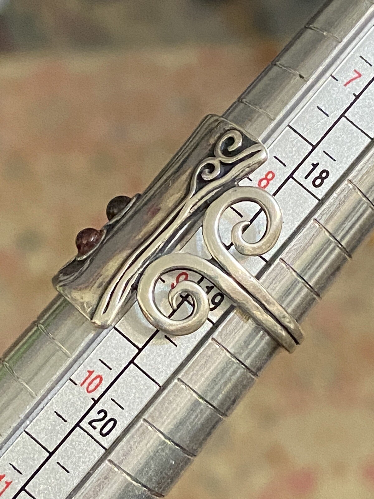 🌹SHABOOL STERLING &GARNET RING SZ 8.75