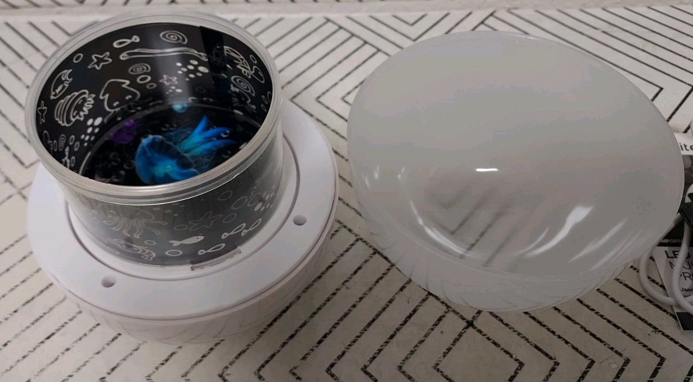 🥥 Lighthaus Multi-Color Rotating Integrated LED Projector🆕️AS SHOWN👇