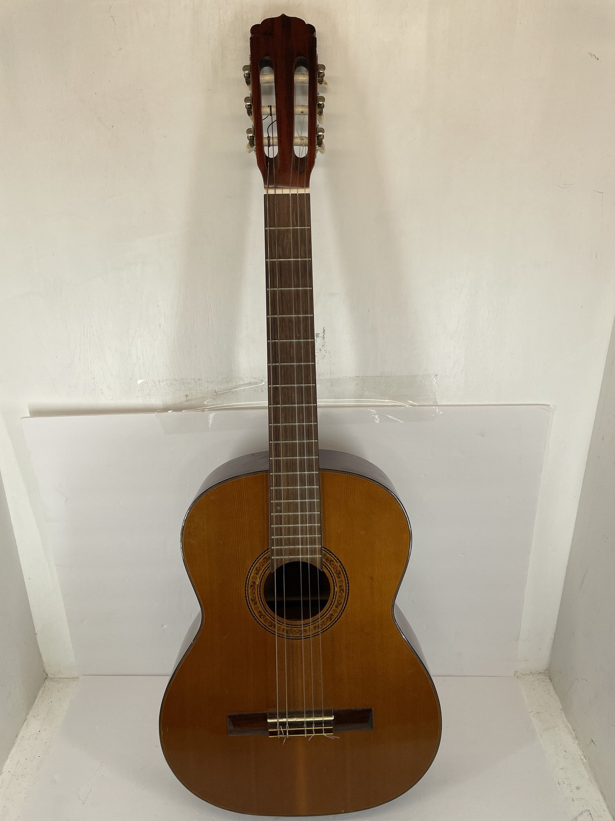 VTG Ventura Bruno V-1583 s#7004  Classical Guitar Natural Finish Missing String