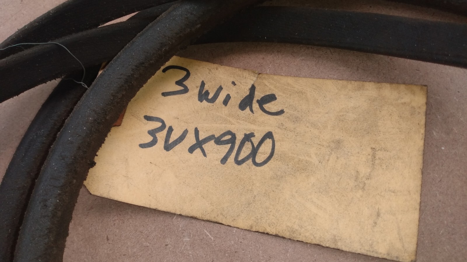 unbranded 3v900 v belt - used