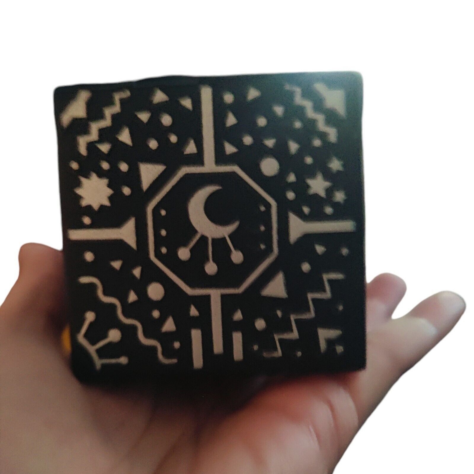 Merge Cube Holographic Handheld AR/VR Holograms
