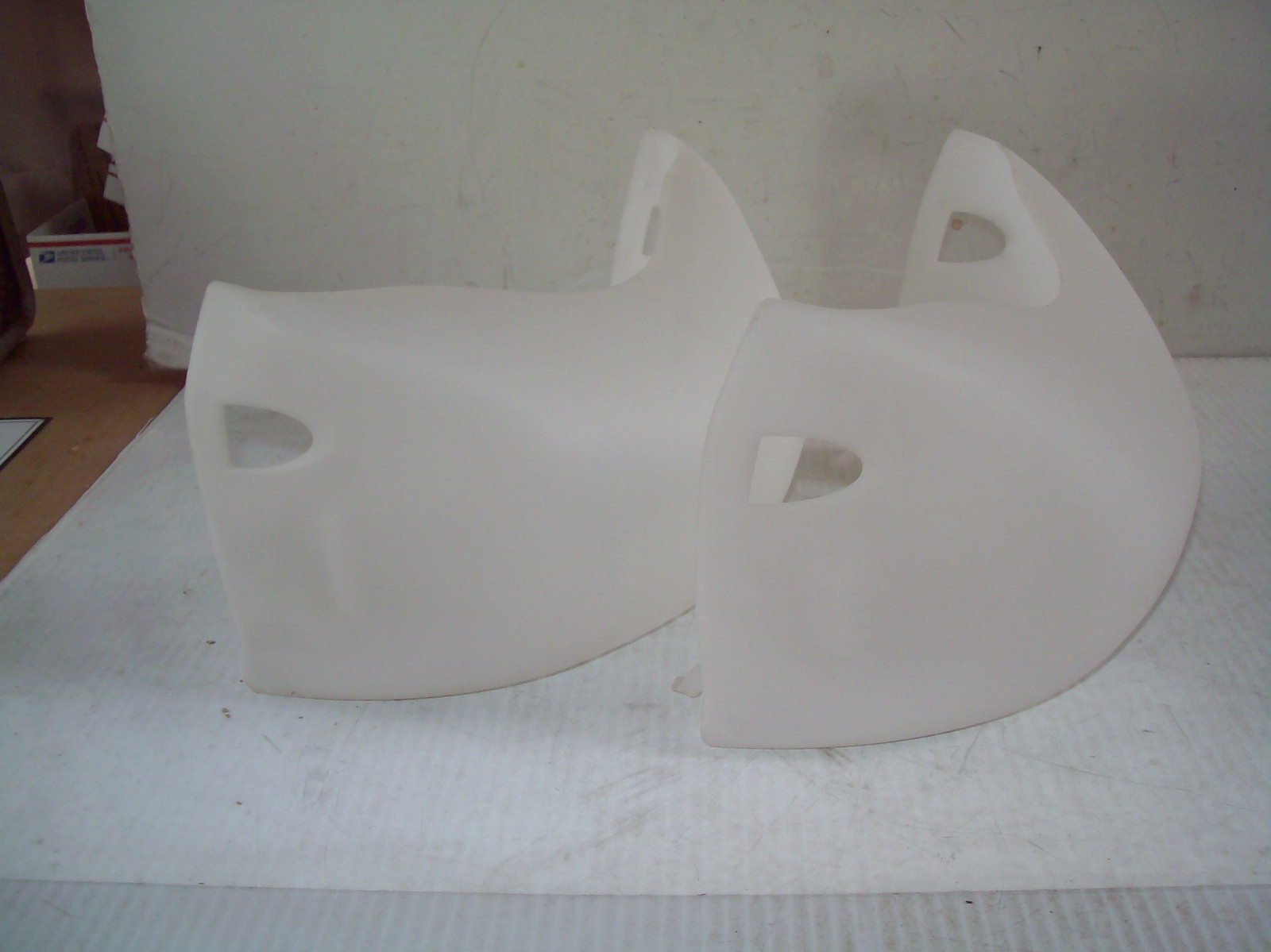 2) 2000's Chamberlain Liftmaster Garage Door Opener Light Bulb Lens Covers GUC