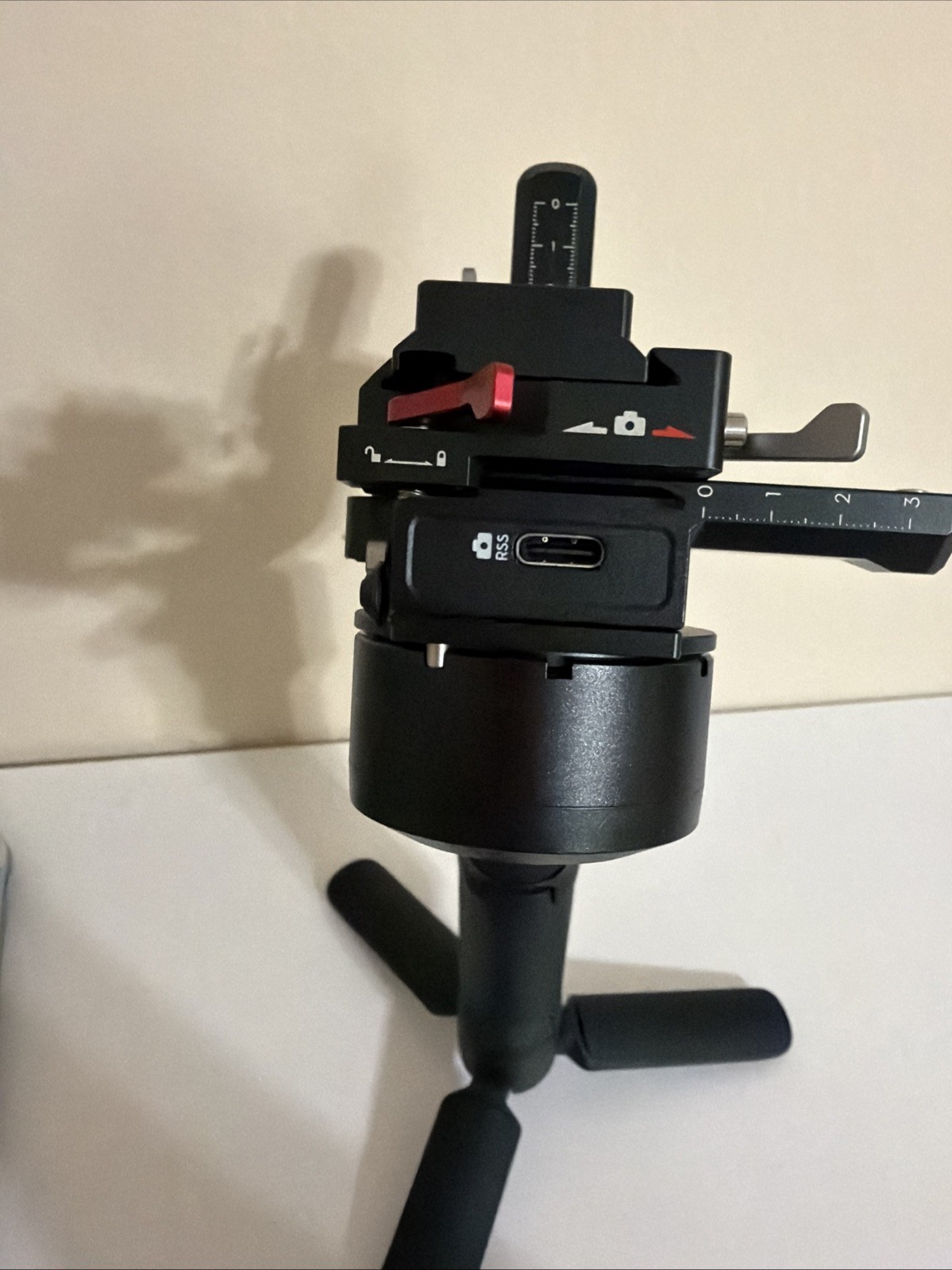 1-Use DJI RONIN RS3 MINI - No Box