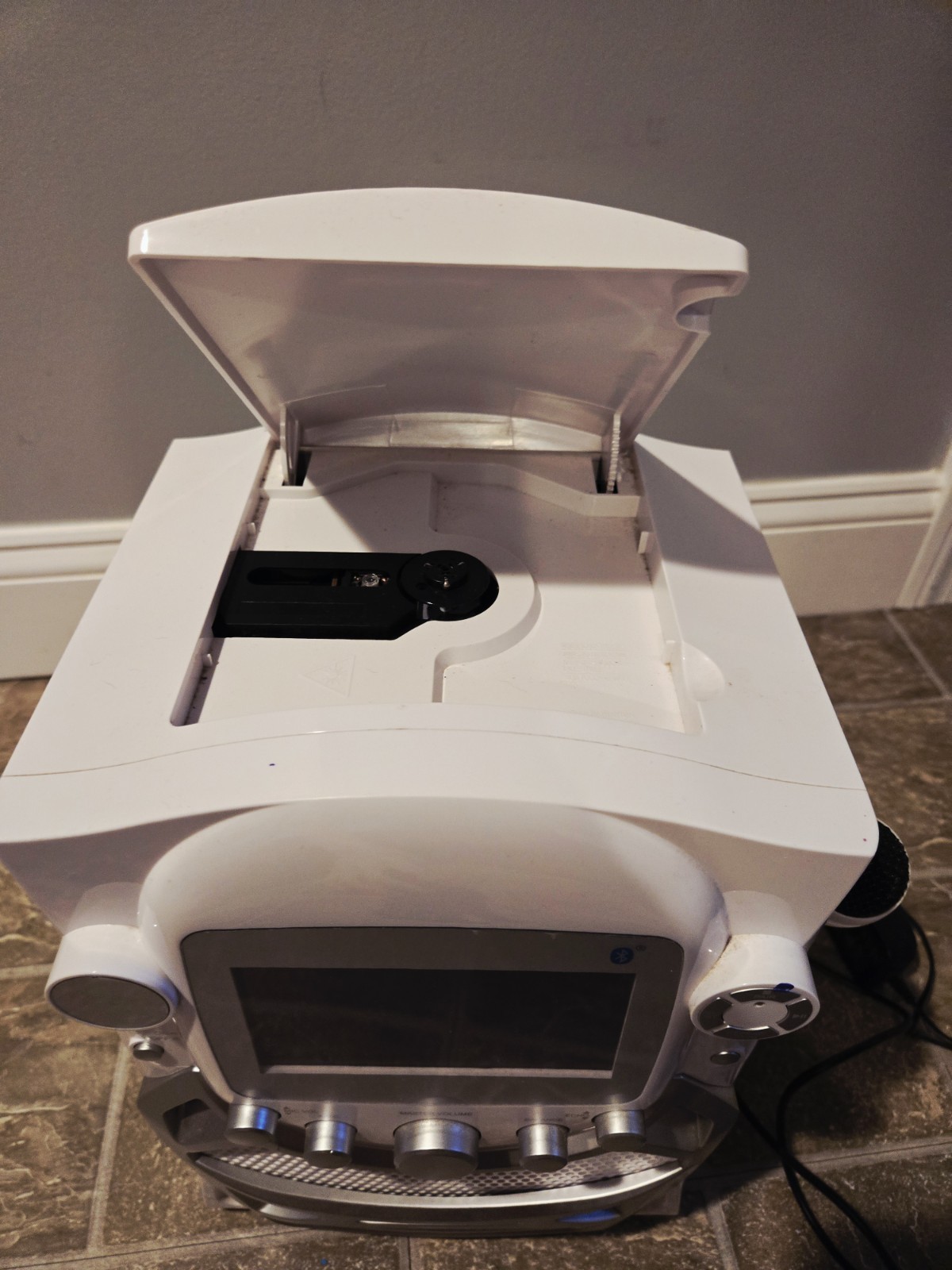 The Singing Machine STVG569BTW Karaoke System White