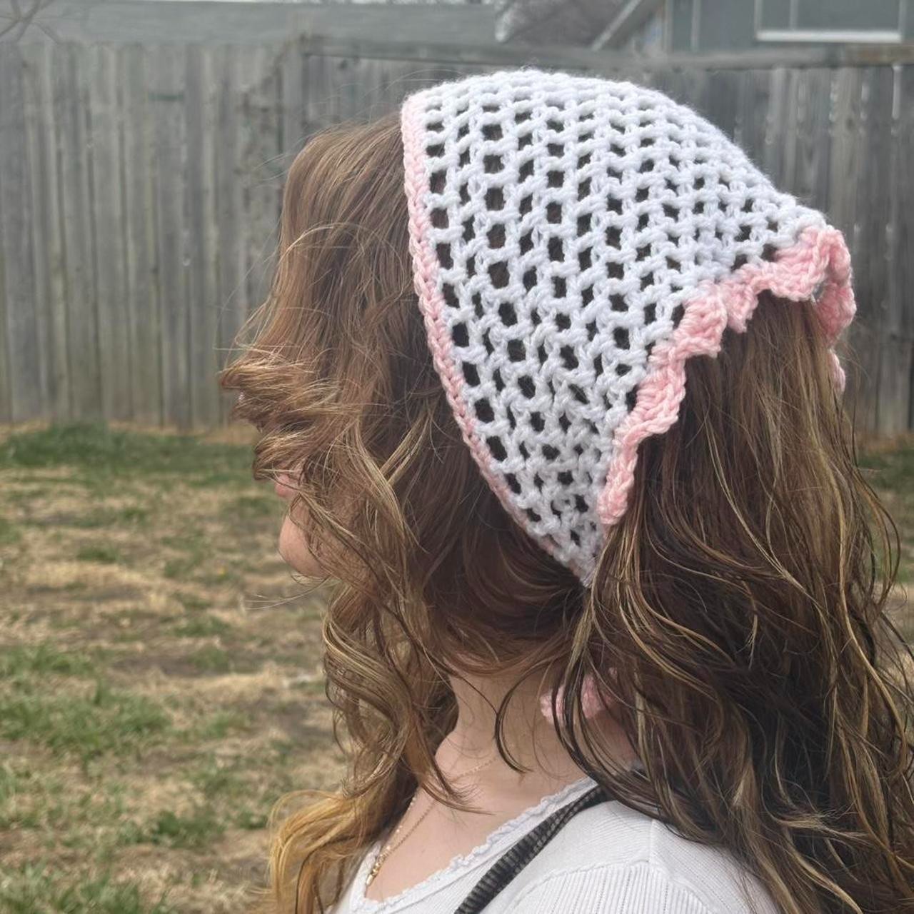 Cute Pink & White Scalloped Crochet Bandana 🌸 Granny Square Style Scarf 🍥