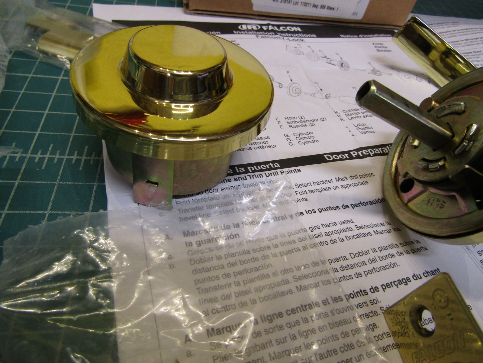 1 – Falcon Connecting / Exit Latch Y161 DAN 605. New in Box