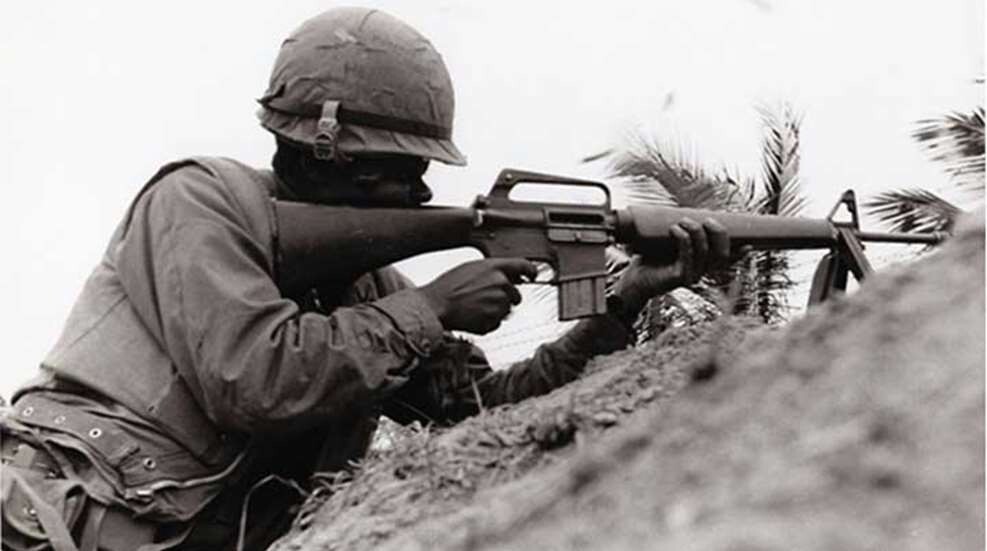 Vietnam  War  Photo --  US  Soldier Opens Fire